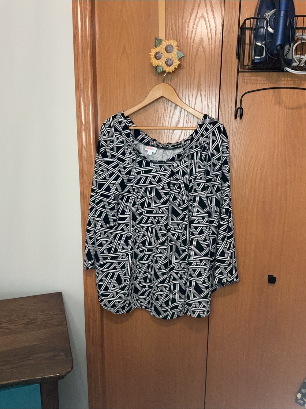 LuLaRoe Black & White Geometric Circle Skirt